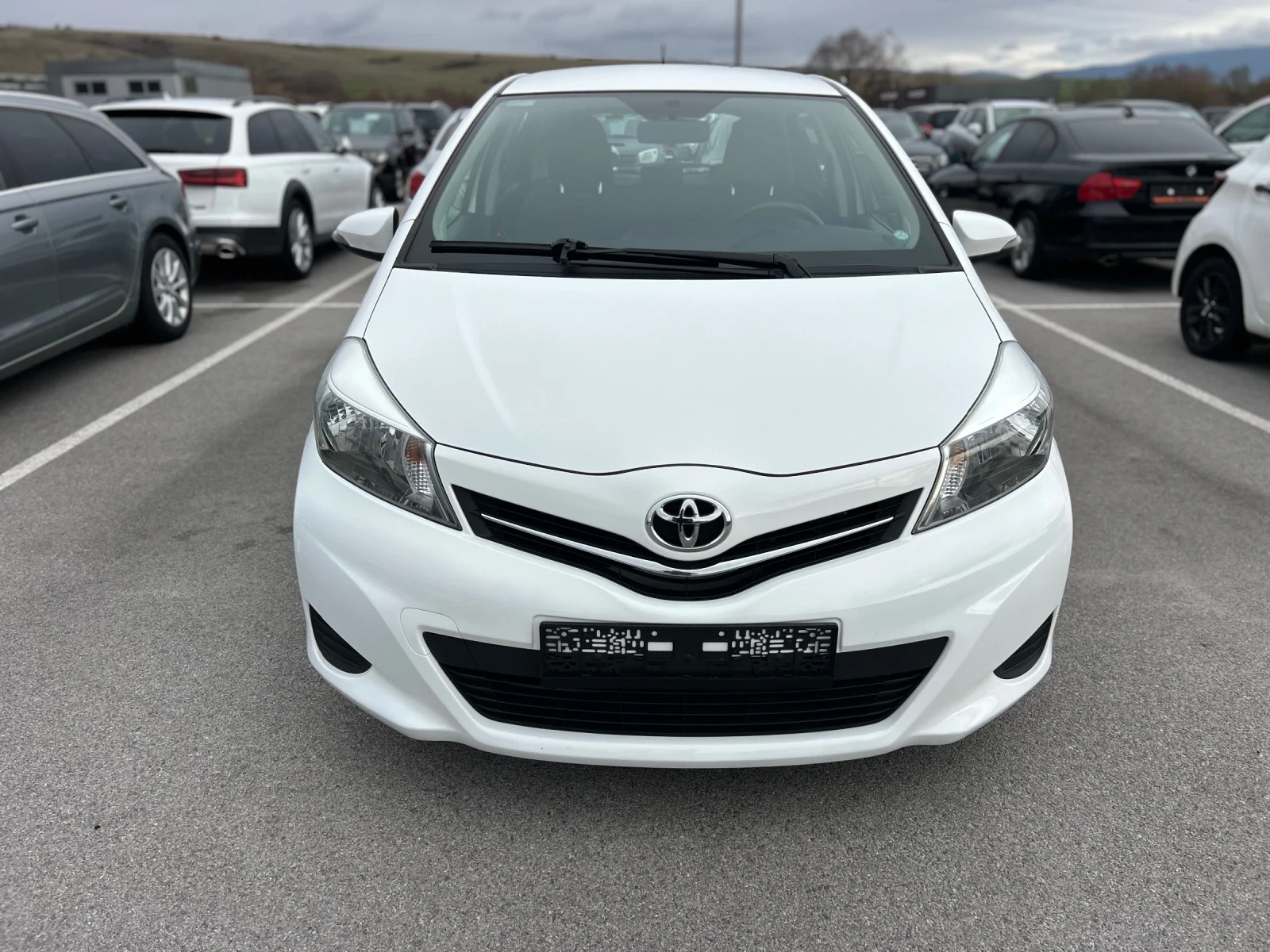 Toyota Yaris 1.4D D4D Навигация, Камера, 6 ск - изображение 3