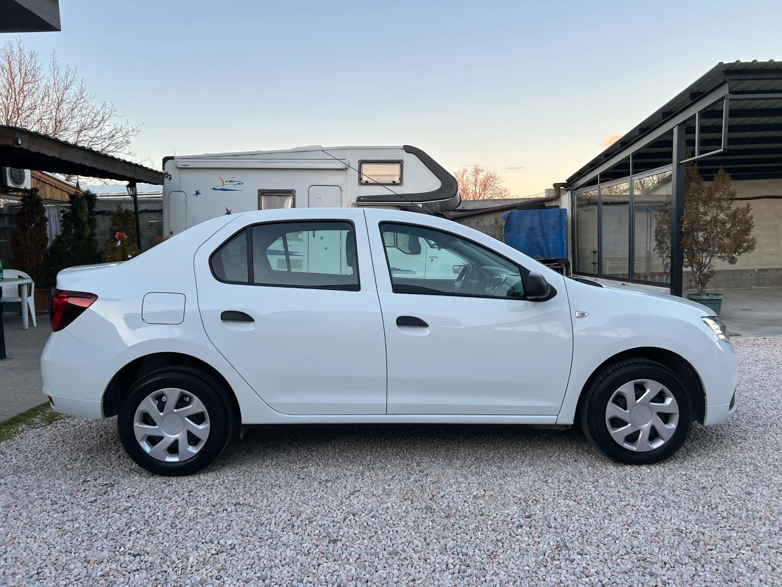 Dacia Logan 1.0 BENZIN 6 C - изображение 5