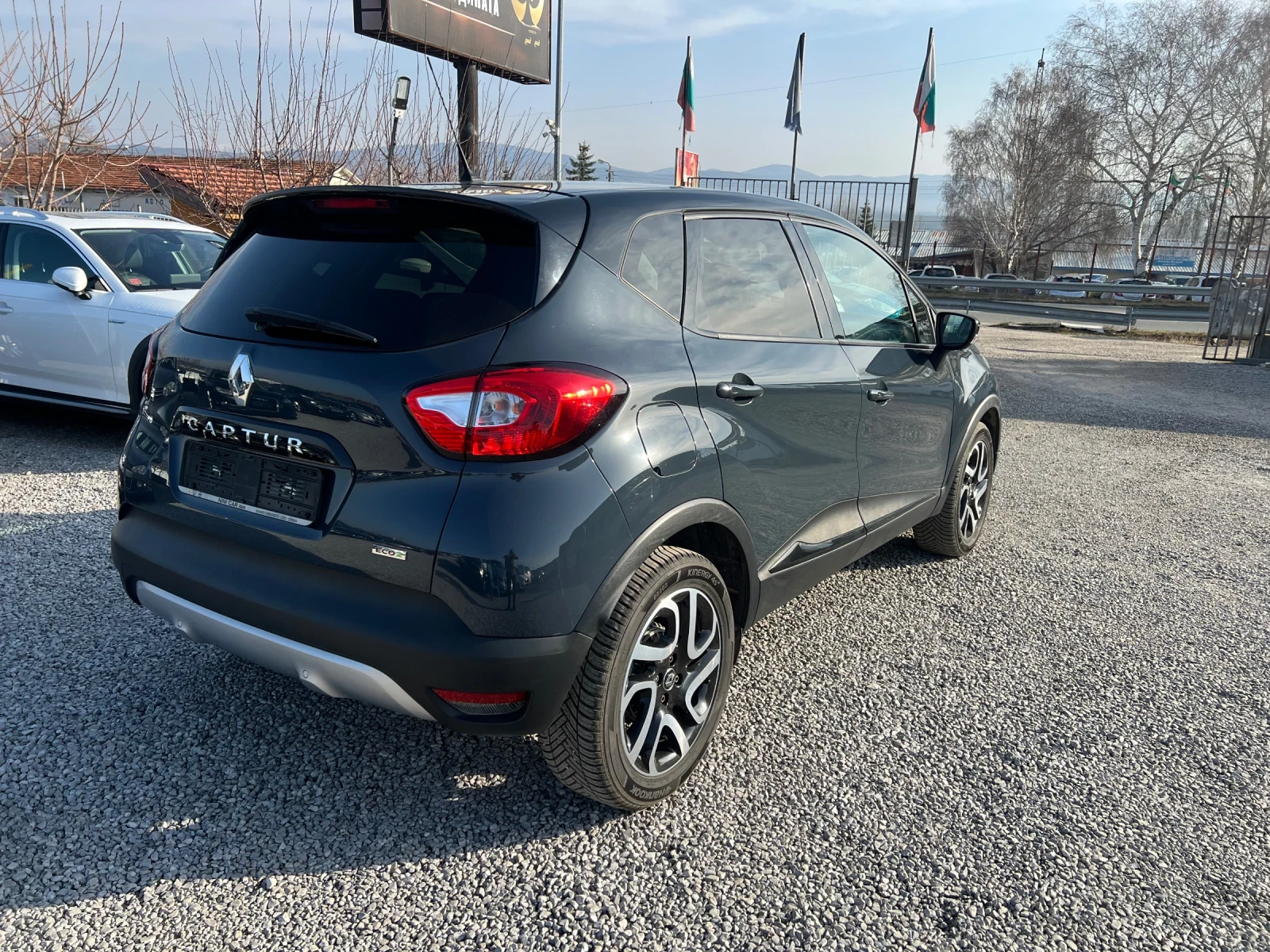 Renault Captur 1.5dci Hypnotic kamera, снимка 6 - Автомобили и джипове - 53703401