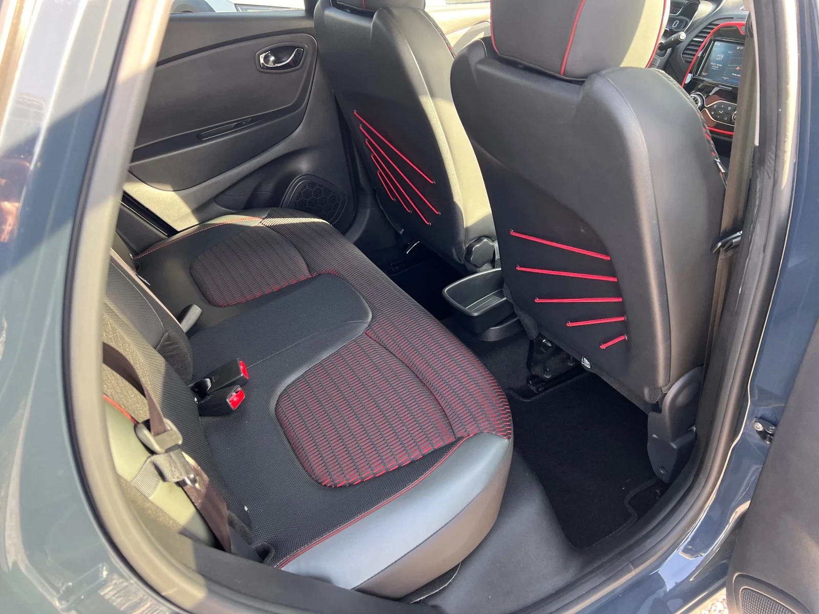 Renault Captur 1.5dci Hypnotic kamera, снимка 10 - Автомобили и джипове - 53703401