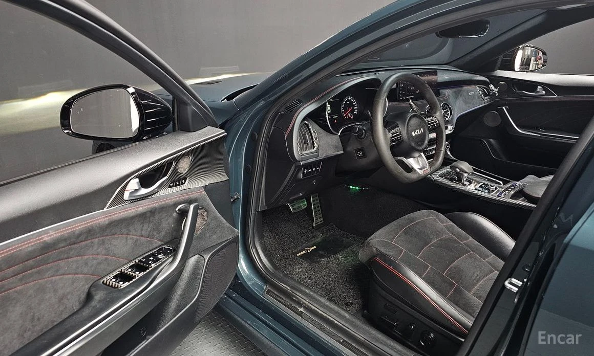 Kia Stinger 3.3GT AWD Acro Edition* HEAD-UP* HARMAN KARDON* 36, снимка 6 - Автомобили и джипове - 53952253