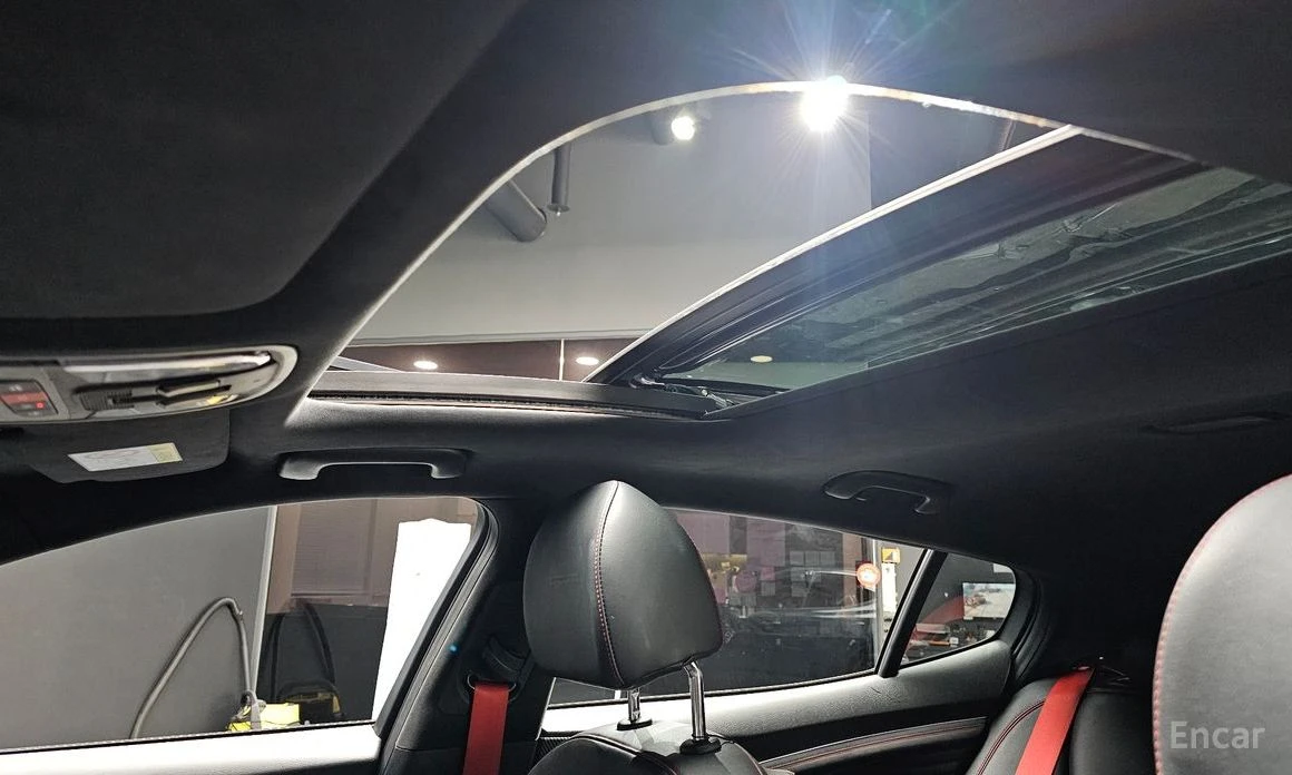 Kia Stinger 3.3GT AWD Acro Edition* HEAD-UP* HARMAN KARDON* 36, снимка 16 - Автомобили и джипове - 53952253