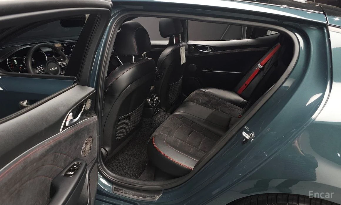 Kia Stinger 3.3GT AWD Acro Edition* HEAD-UP* HARMAN KARDON* 36, снимка 17 - Автомобили и джипове - 53952253