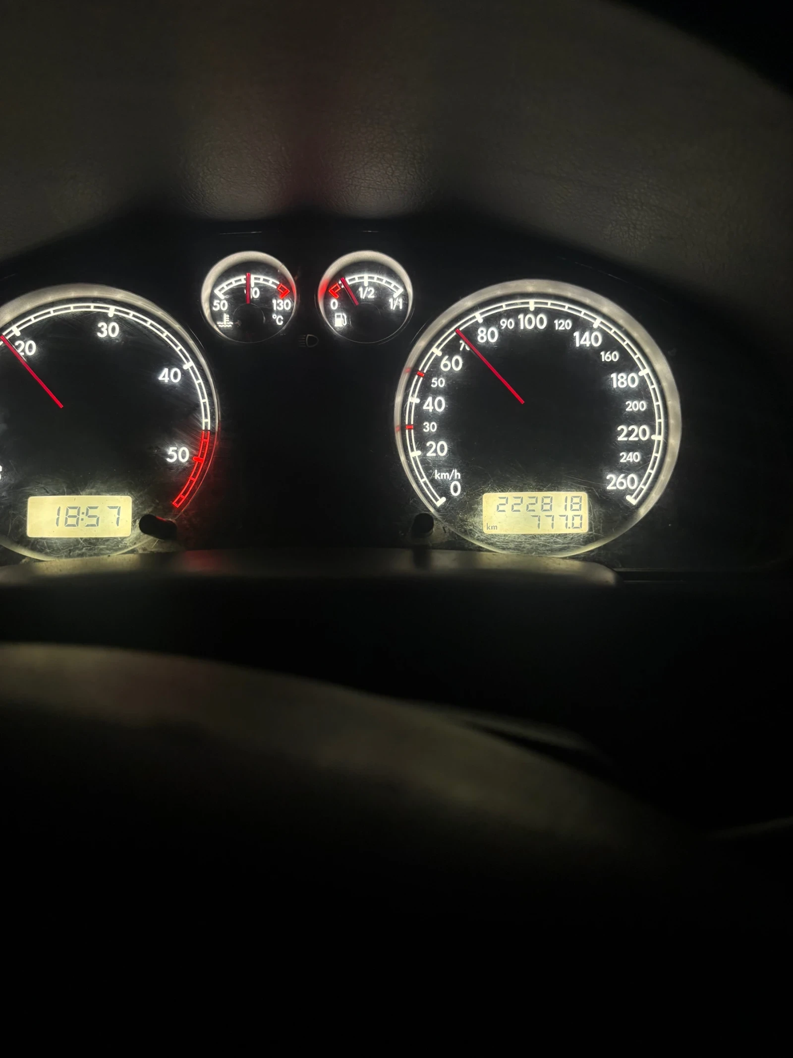 VW Passat 1.9tdi 101+ + , снимка 2 - Автомобили и джипове - 54020719