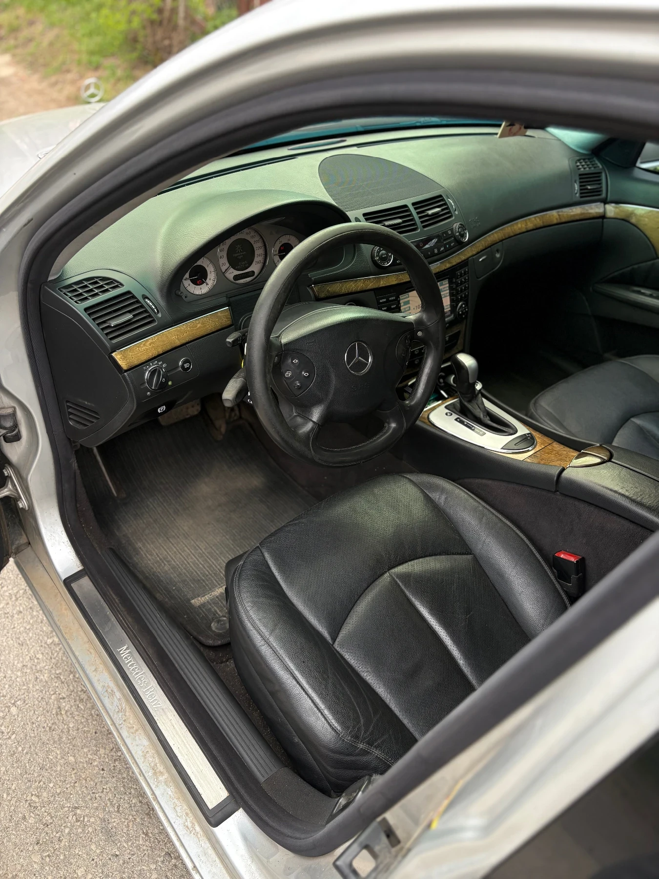 Mercedes-Benz E 320, снимка 6 - Автомобили и джипове - 54206218