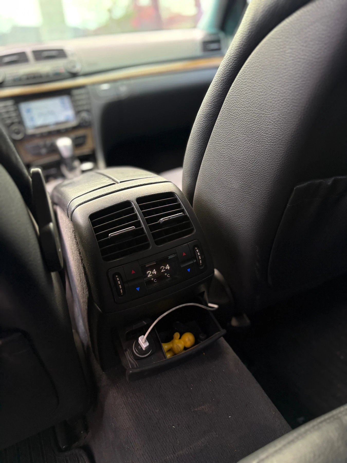 Mercedes-Benz E 320, снимка 13 - Автомобили и джипове - 54206218