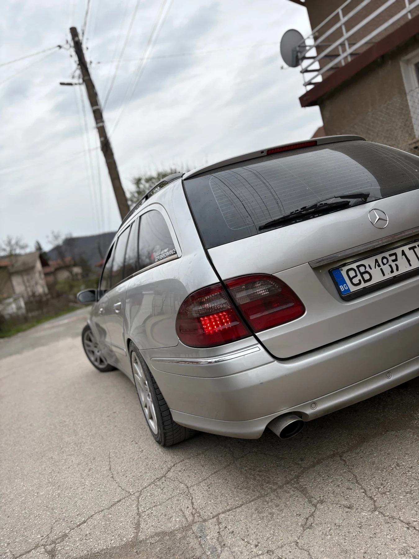 Mercedes-Benz E 320, снимка 5 - Автомобили и джипове - 54206218