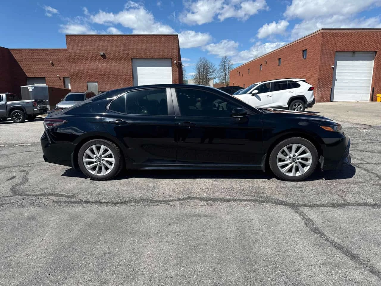 Toyota Camry * SE * ДВА ЧИФТА ГУМИ* , снимка 4 - Автомобили и джипове - 54608712