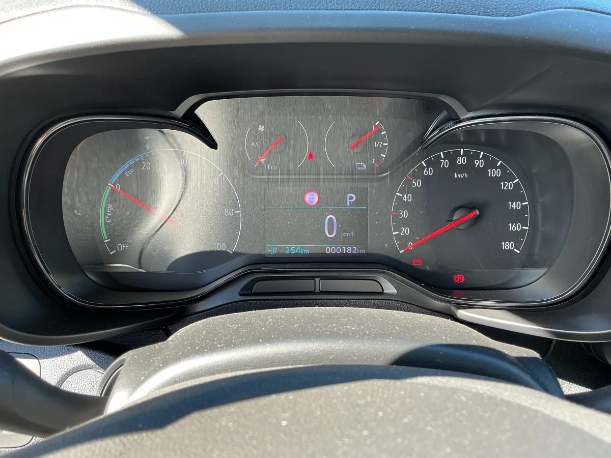 Opel Combo -e Life 50 kWh Edition, снимка 9 - Автомобили и джипове - 54617817