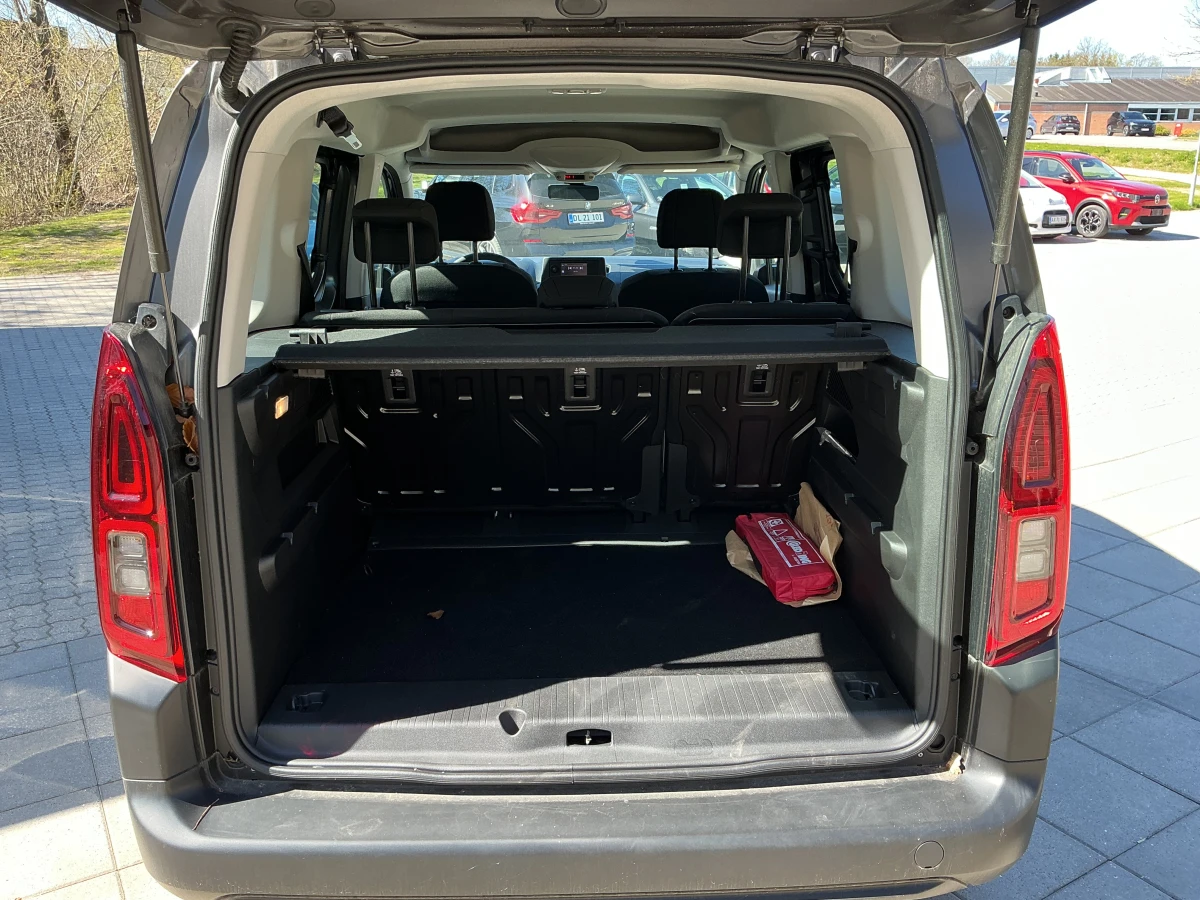 Opel Combo -e Life 50 kWh Edition, снимка 16 - Автомобили и джипове - 54617817