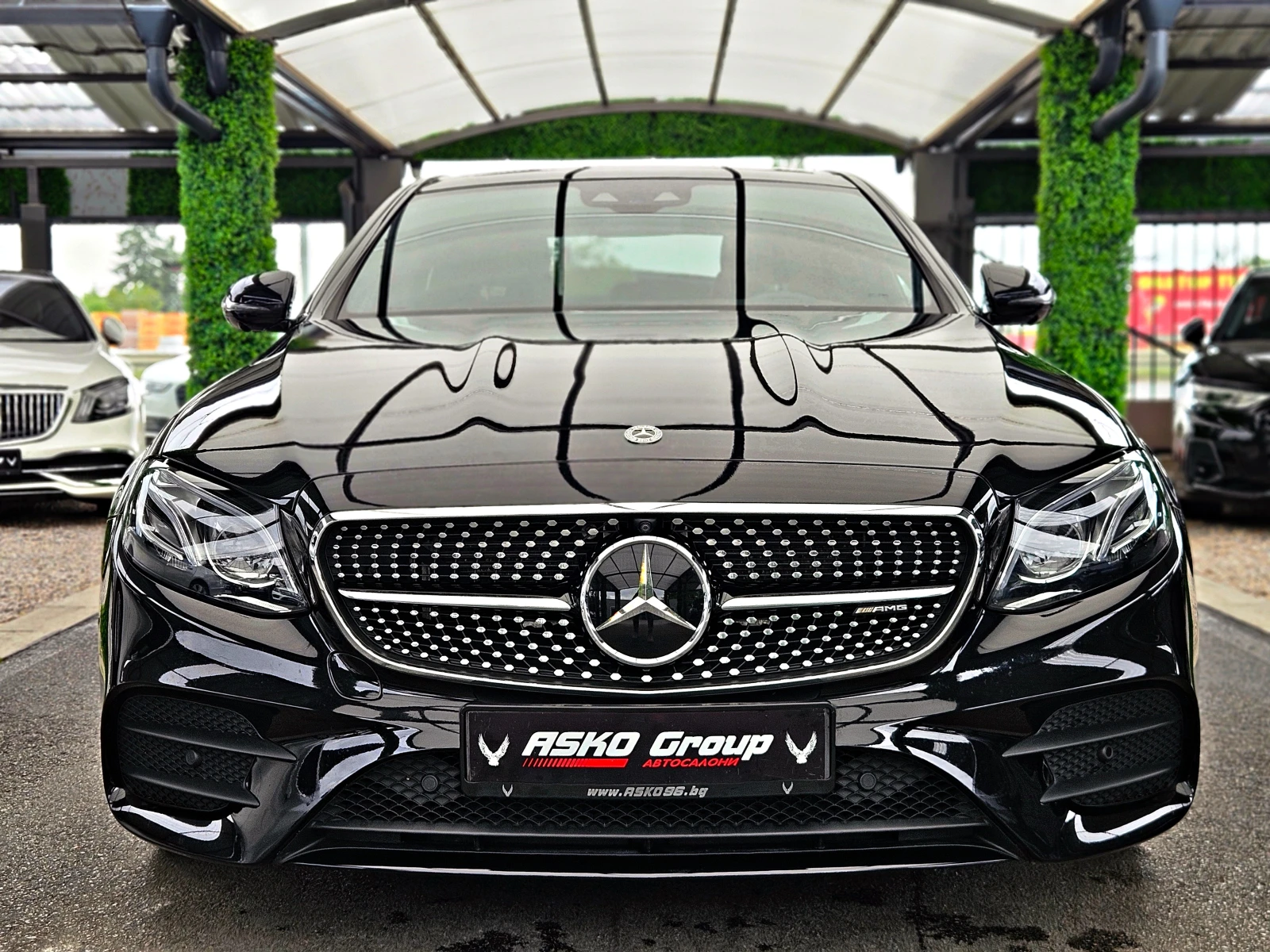 Mercedes-Benz E 350 AMG/DIGITAL/360CAM/DISTR/CAR PLAY/PANO/AMBIENT/LIZ, снимка 2 - Автомобили и джипове - 54641772