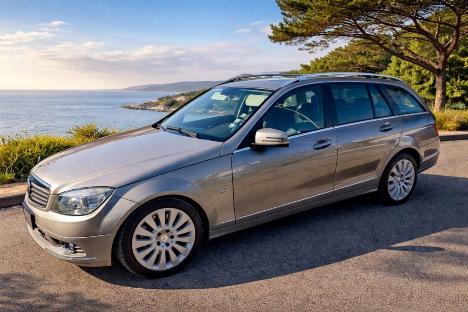 Mercedes-Benz C 320, снимка 3 - Автомобили и джипове - 54823684