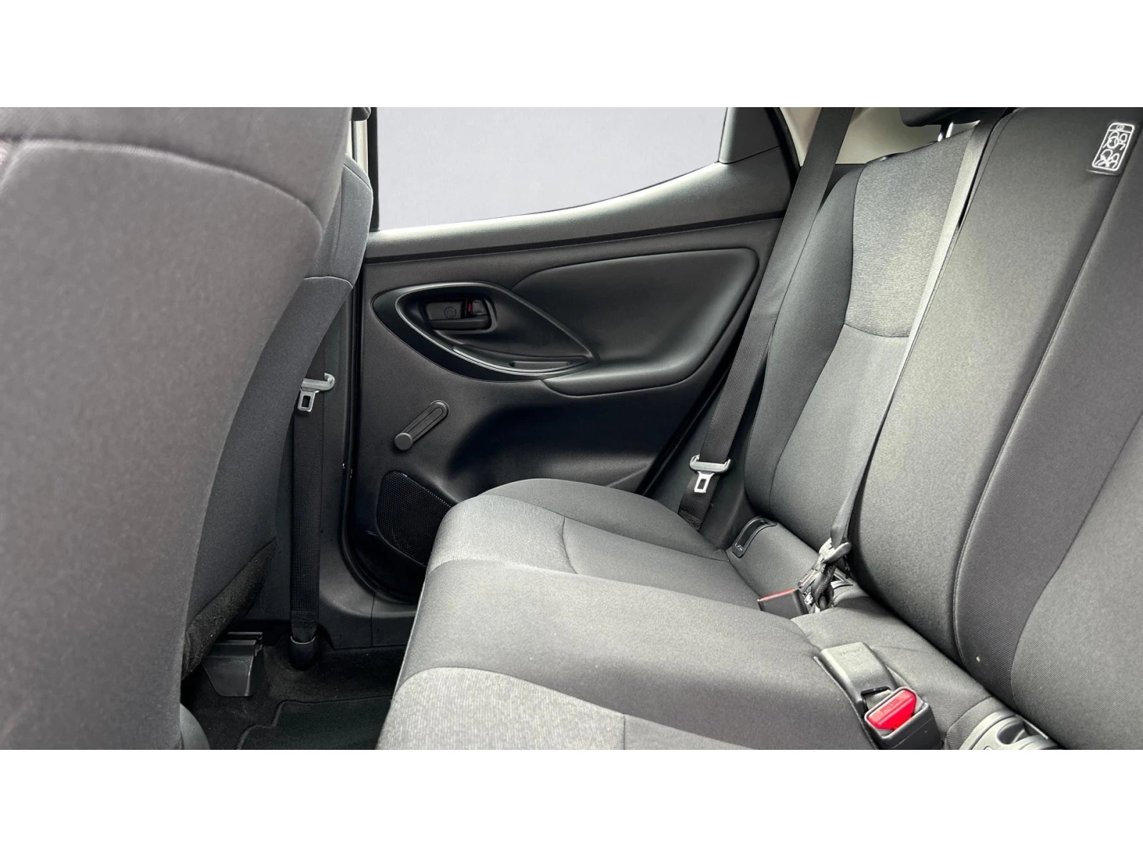 Toyota Yaris Месечна вноска от 150  , снимка 11 - Автомобили и джипове - 55835502