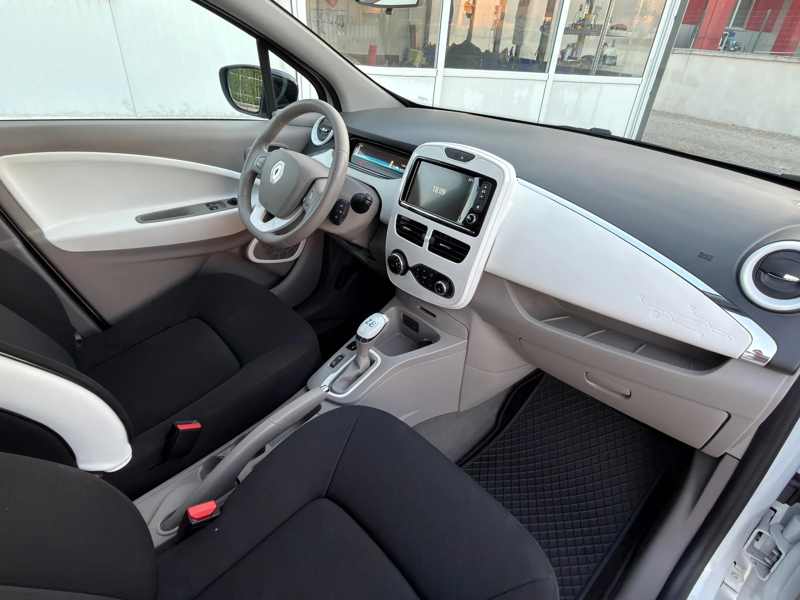 Renault Zoe 23kwh* ��������� �������* ������������ | Mobile.bg � ����������� 8