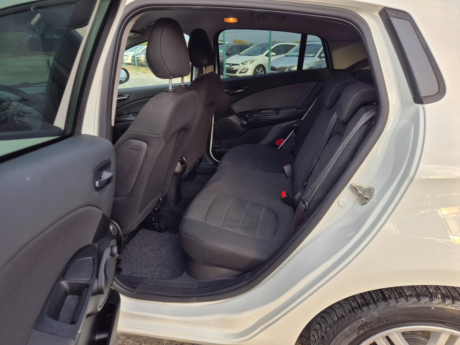 Fiat Bravo 1.4i 120�� | Mobile.bg � ����������� 12