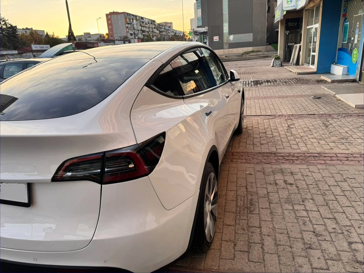 Tesla Model Y Long Range Dual Motor AMD Ryzen, снимка 14 - Автомобили и джипове - 56701935