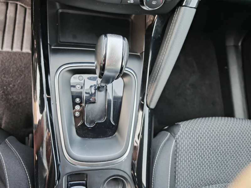 Renault Kadjar 1.5 DIZEL 110 KN, снимка 11 - Автомобили и джипове - 51680018