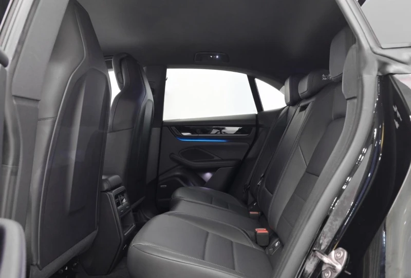 Porsche Macan 4 BOSE LED 360 CAMERA , снимка 10 - Автомобили и джипове - 52666812