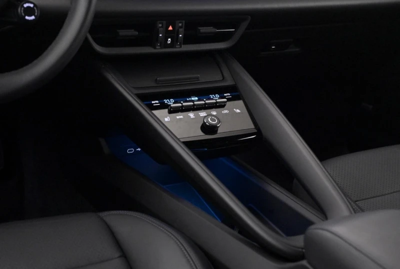 Porsche Macan 4 BOSE LED 360 CAMERA , снимка 7 - Автомобили и джипове - 52666812