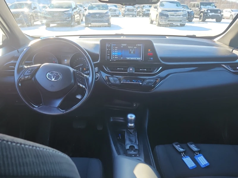 Toyota C-HR 2.0L| CARFAX| БЕЗ ПЪРВОНАЧАЛНА ВНОСКА, снимка 11 - Автомобили и джипове - 53428624