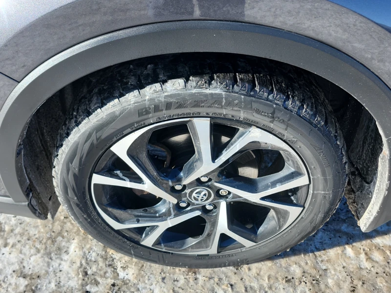 Toyota C-HR 2.0L| CARFAX| БЕЗ ПЪРВОНАЧАЛНА ВНОСКА, снимка 5 - Автомобили и джипове - 53428624