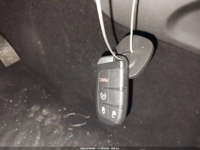 Jeep Grand cherokee ALTITUDE 4X4* КОЖА* CARPLAY* REMOTE START* BSPOT*  - изображение 10