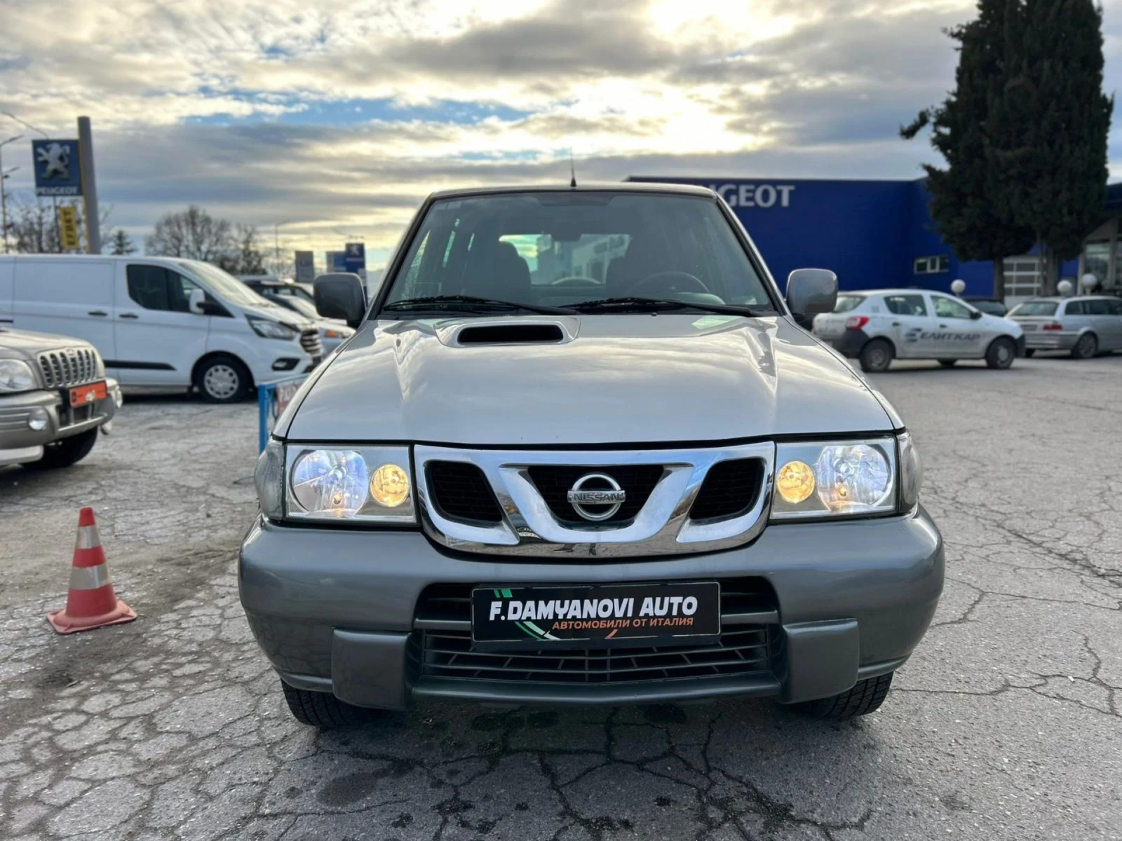 Nissan Terrano Нов внос Италия 3.0д 145к - изображение 2