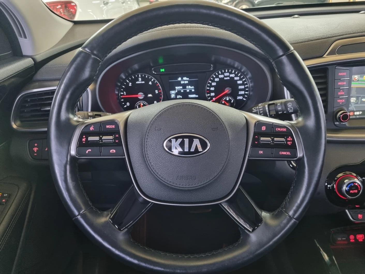 Kia Sorento, снимка 11 - Автомобили и джипове - 53878653
