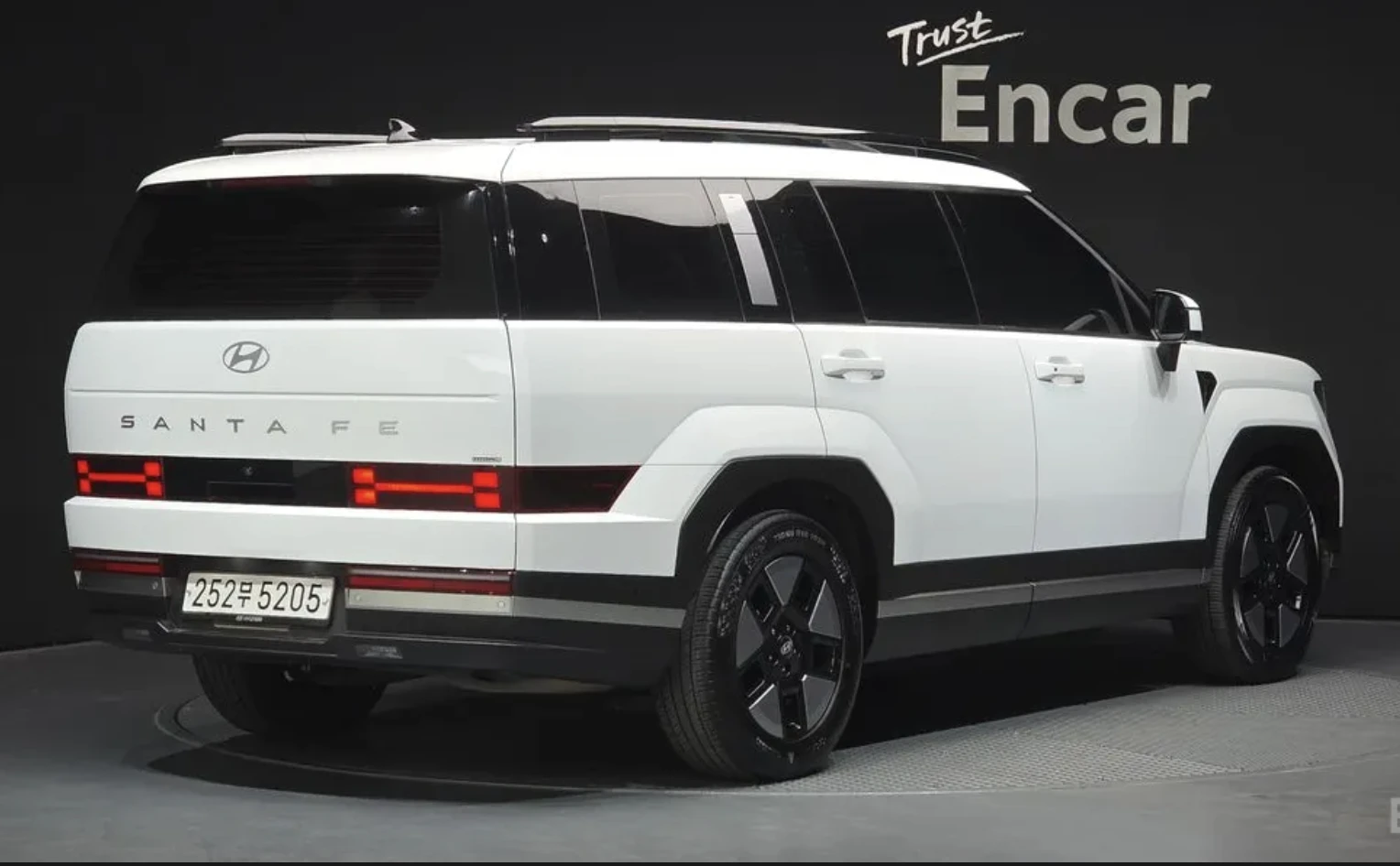 Hyundai Santa fe 1.6* HYBRID* PRESTIGE* ПОДГРЕВ* ОБДУХВАНЕ* 360КАМЕ, снимка 2 - Автомобили и джипове - 54161940