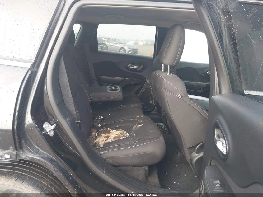 Jeep Cherokee 3.2l Latitude, снимка 8 - Автомобили и джипове - 54367547