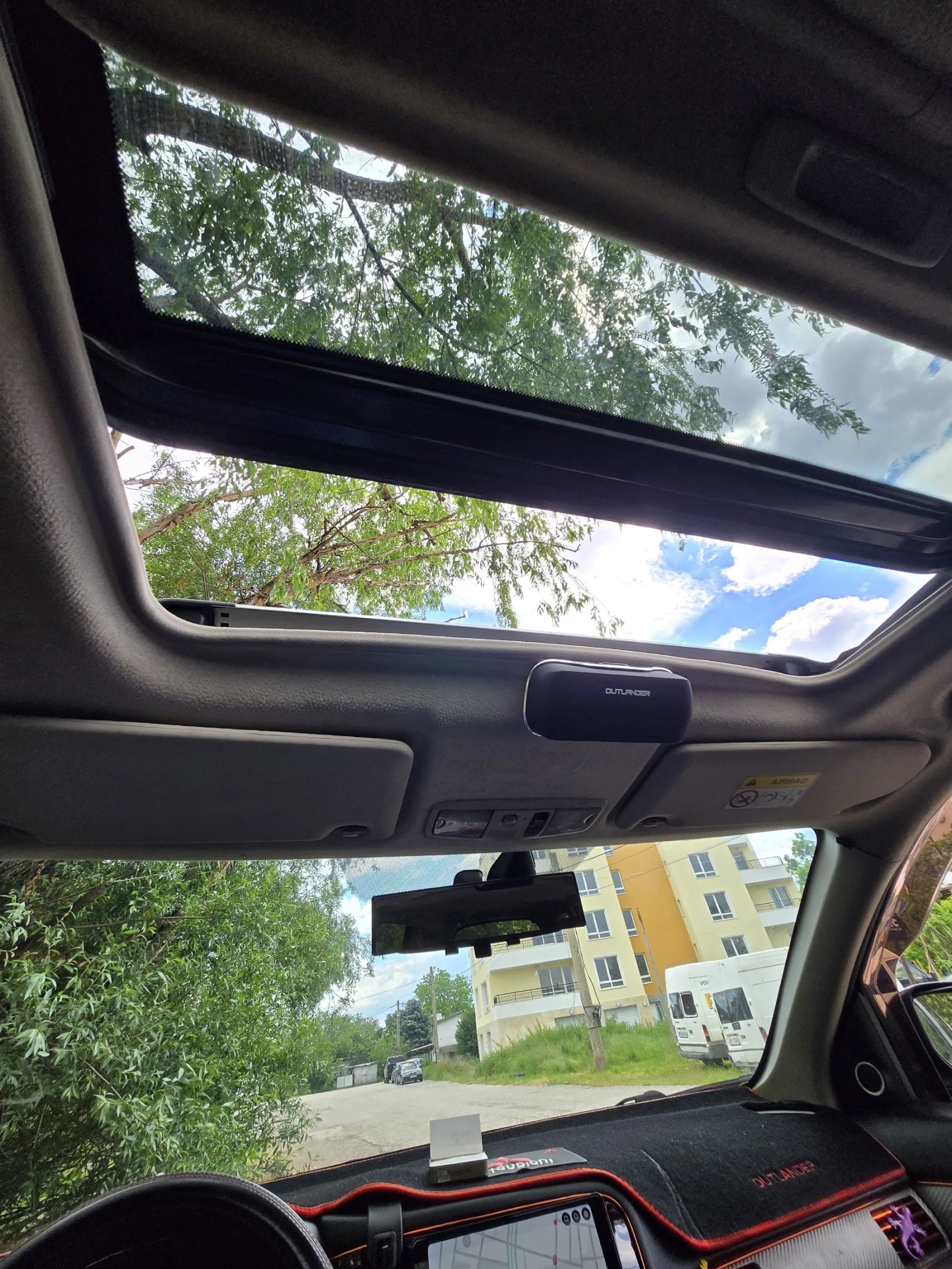 Mitsubishi Outlander 2, 2 4x4 DI-D, снимка 11 - Автомобили и джипове - 54650632