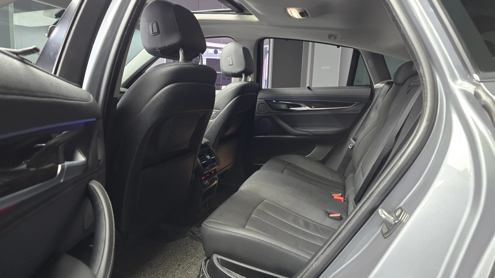 BMW X6 xDrive30d* HUD* 360* ЕЛ. БАГАЖНИК* КРАЙНА ЦЕНА, снимка 12 - Автомобили и джипове - 55348903