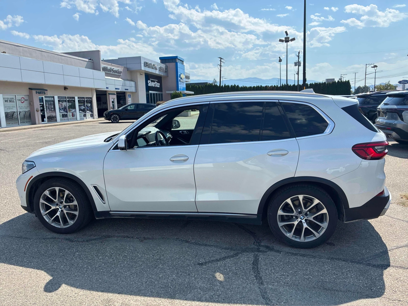 BMW X5 * xDrive40i * CARFAX * ОПЦИЯ ЗА ФИНАНСИРАНЕ , снимка 2 - Автомобили и джипове - 55837688