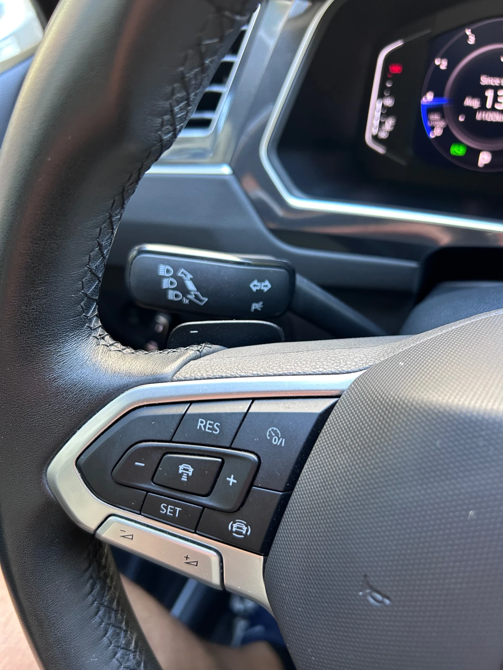 VW Tiguan 1.5 TSI в ГАРАНЦИЯ, снимка 15 - Автомобили и джипове - 56105210