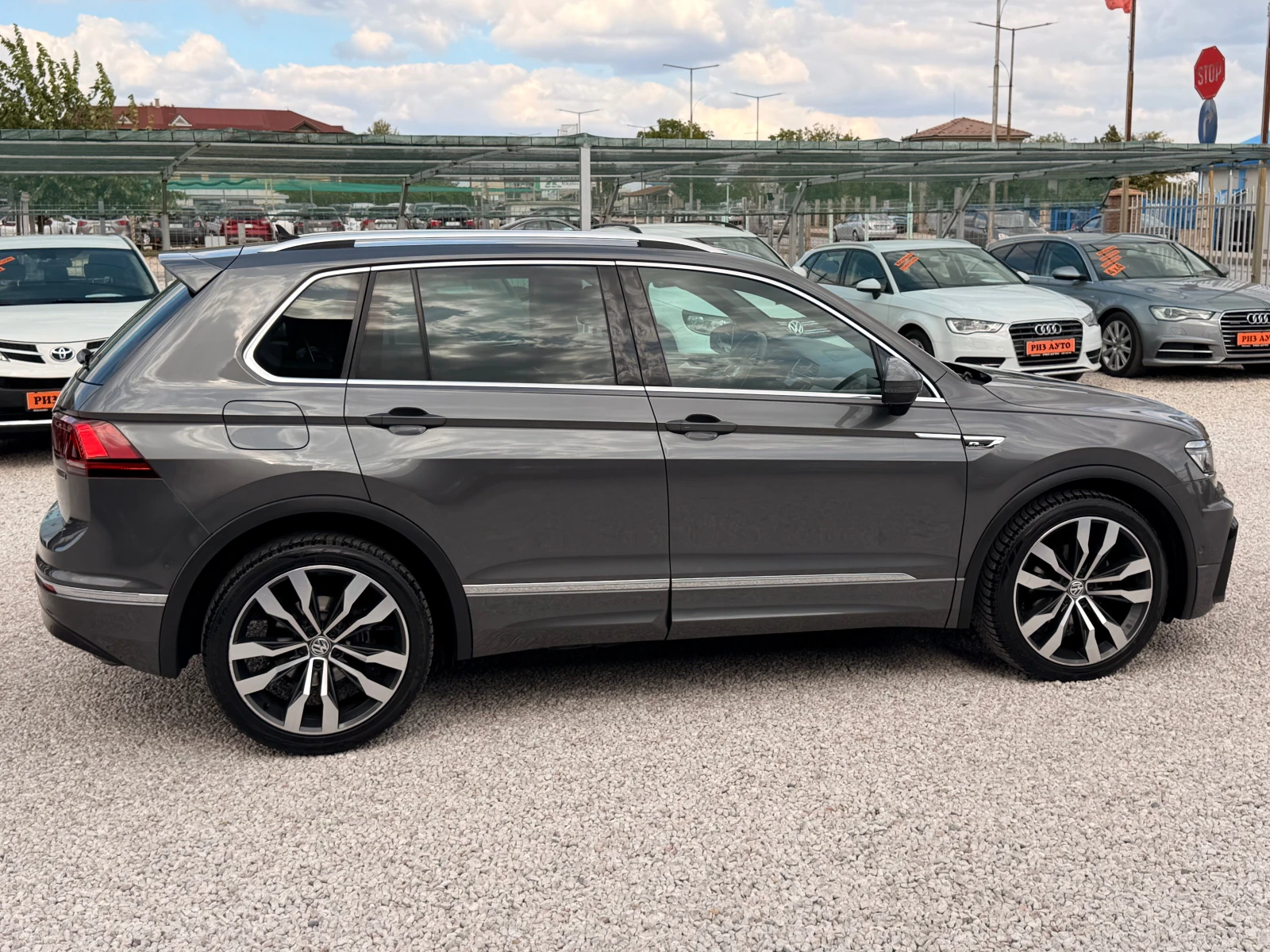 VW Tiguan 2.0TDI* R-LINE* 100%km* KAMERA* FACE* AUT* FULL* L | Mobile.bg � ����������� 4