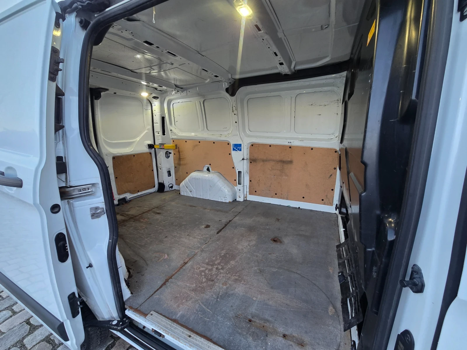 Ford Transit 2.2TDCI 101кс L1H1 191000км. - изображение 10