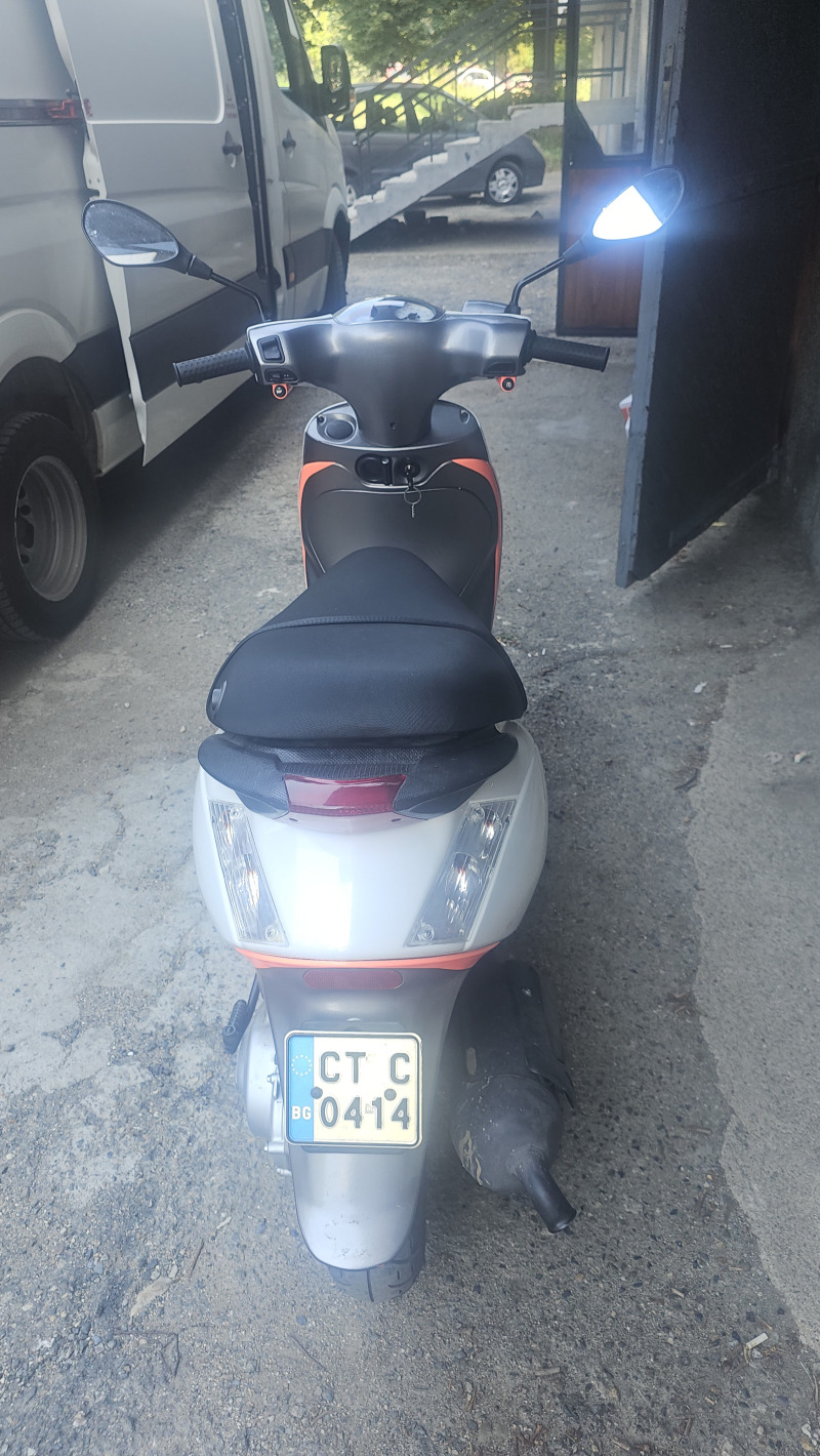 Piaggio Zip, снимка 5 - Мотоциклети и мототехника - 46257585