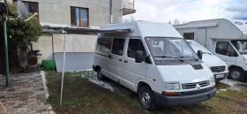 Кемпер Renault Trafic Като Нов 2.2 Бензин, снимка 1