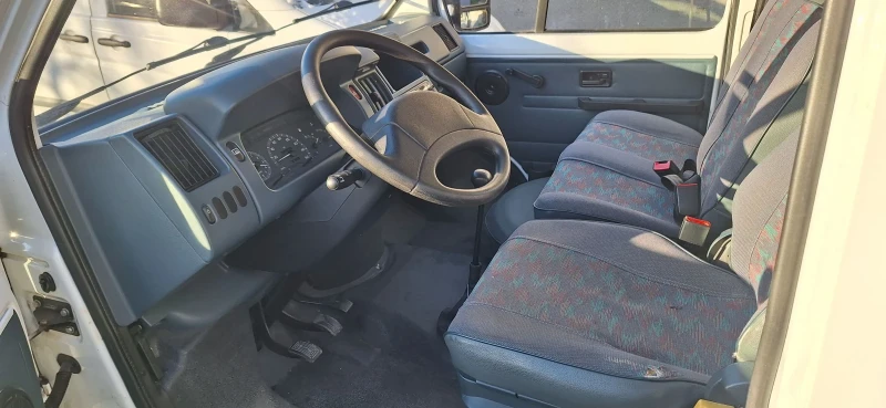 Кемпер Renault Trafic Като Нов 2.2 Бензин, снимка 7 - Каравани и кемпери - 48081052