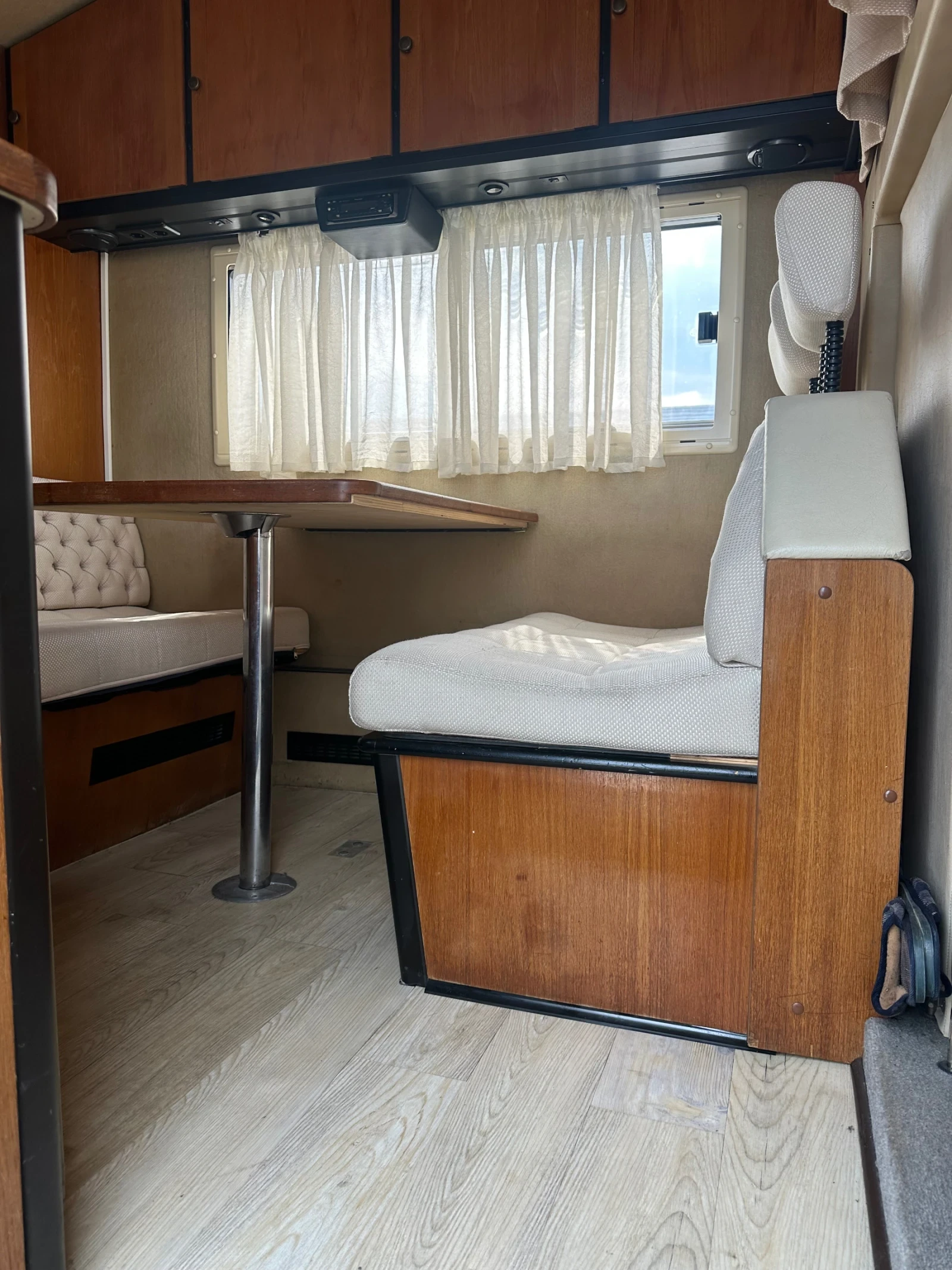 Кемпер Mercedes-Benz Niesmann- Clou, снимка 10 - Каравани и кемпери - 53987410