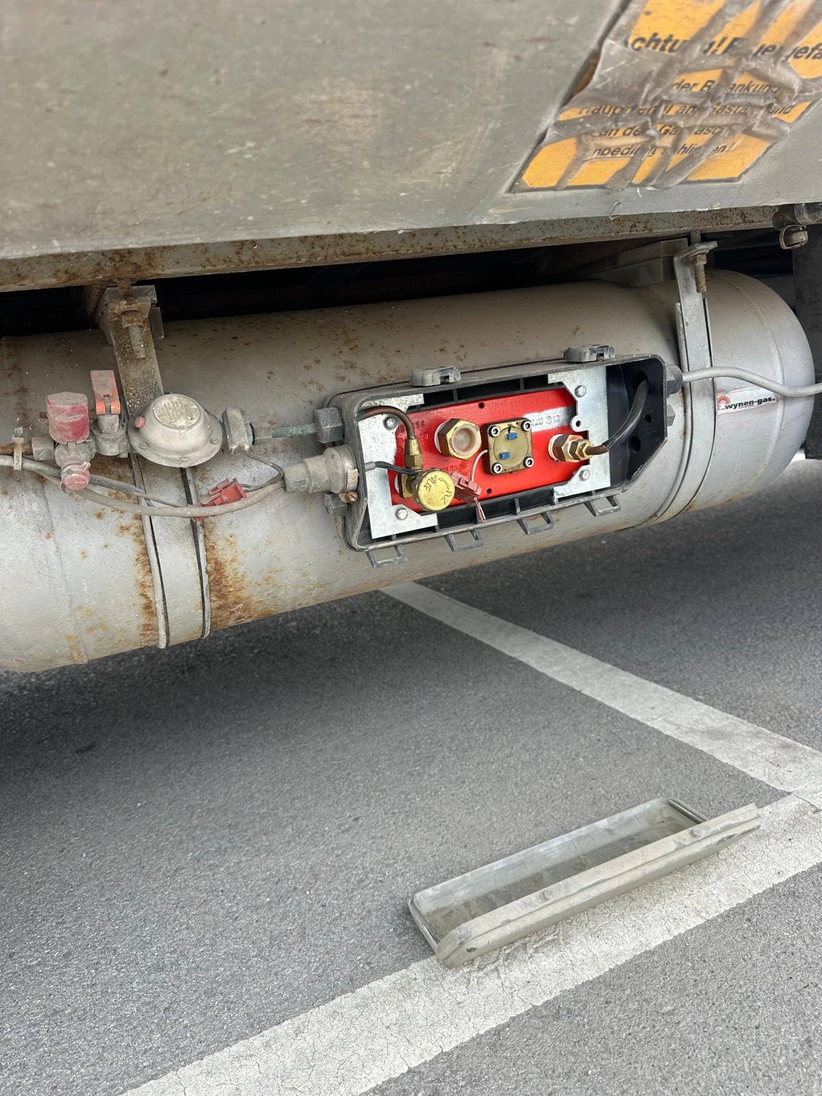 Кемпер Mercedes-Benz Niesmann- Clou, снимка 12 - Каравани и кемпери - 53987410