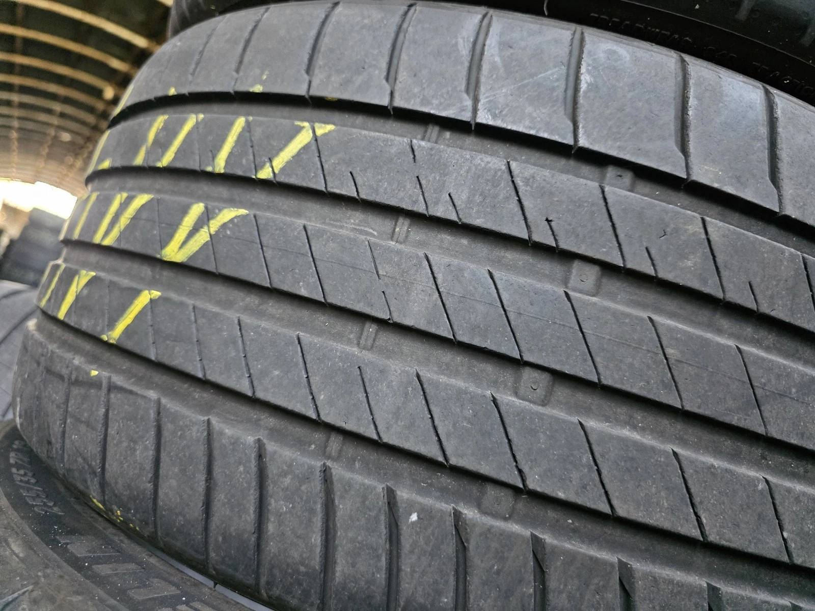 Гуми Летни 235/35R19