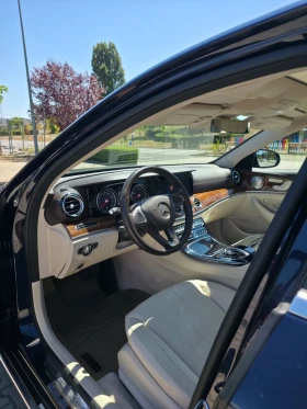 Mercedes-Benz E 300 4 Matic, снимка 6