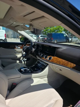 Mercedes-Benz E 300 4 Matic, снимка 9