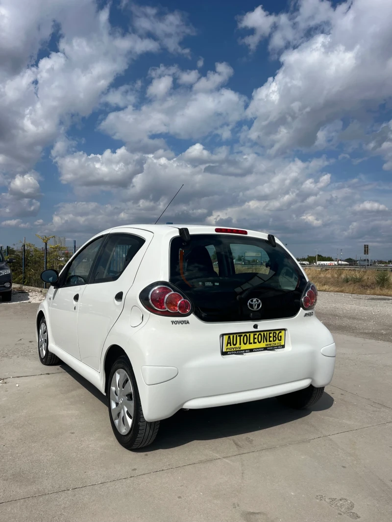 Toyota Aygo 1.0i, снимка 4 - Автомобили и джипове - 47179321