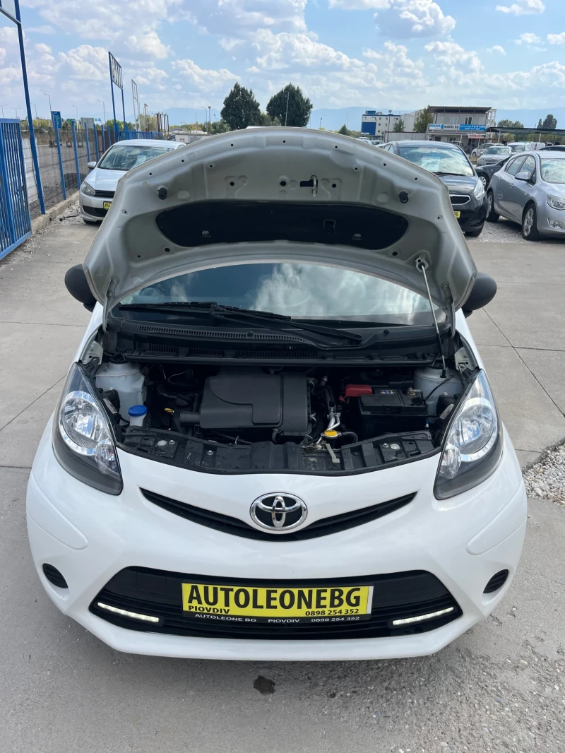 Toyota Aygo 1.0i, снимка 12 - Автомобили и джипове - 47179321