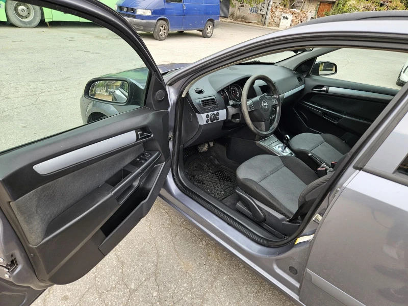 Opel Astra 1.6 i Автоматик Климатик, снимка 9 - Автомобили и джипове - 47525440