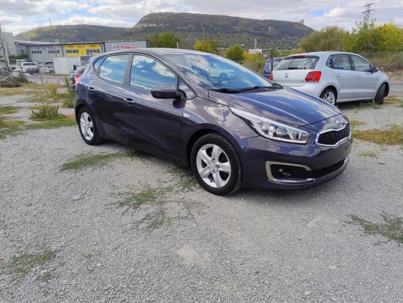Kia Ceed 1.6 crdi, снимка 2 - Автомобили и джипове - 51912586