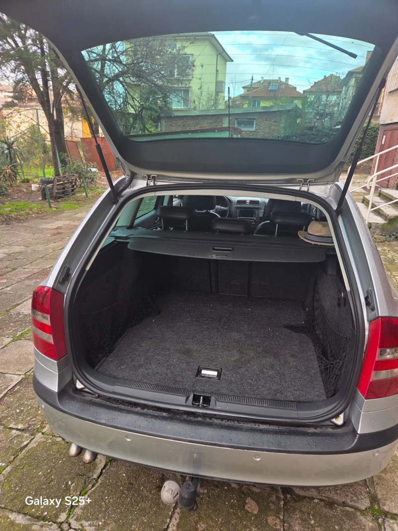 Skoda Octavia Laurin&Klement, снимка 13 - Автомобили и джипове - 52589957