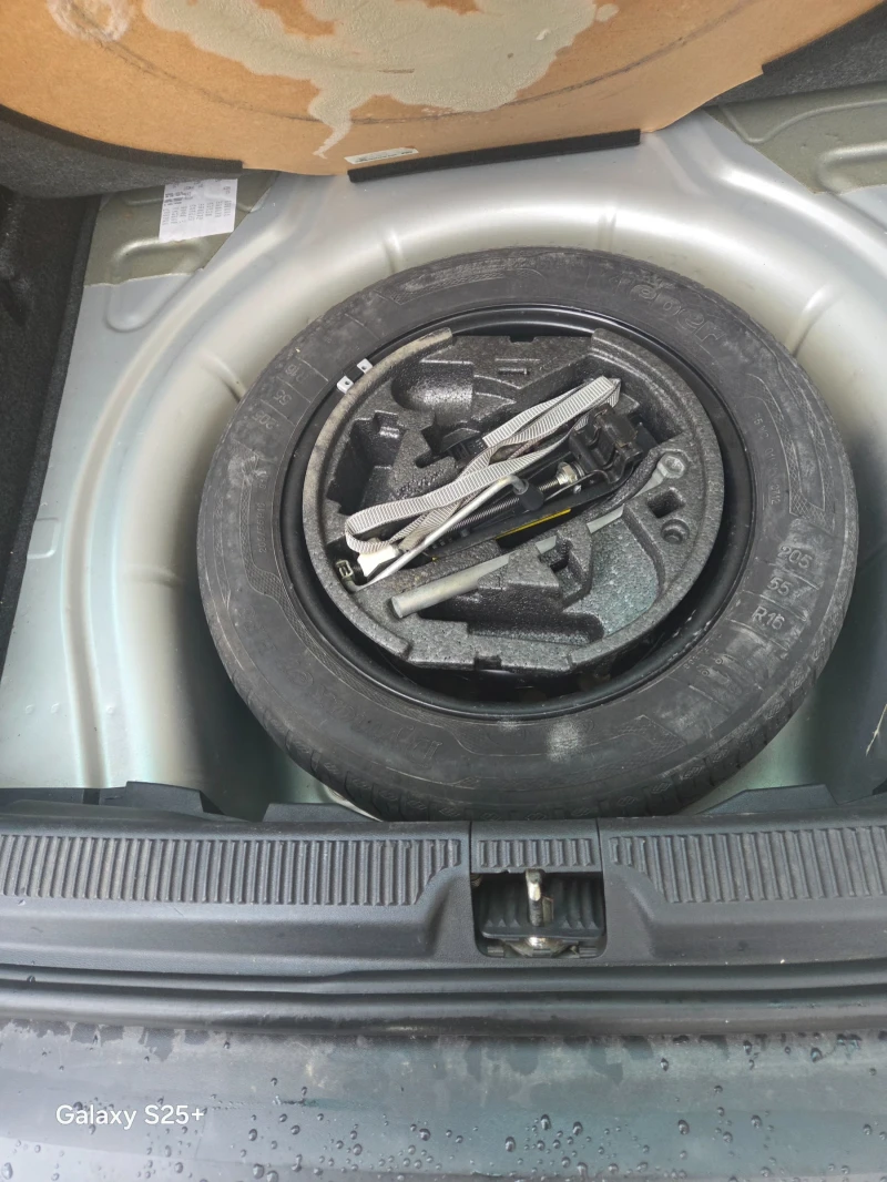 Skoda Octavia Laurin&Klement, снимка 14 - Автомобили и джипове - 52589957